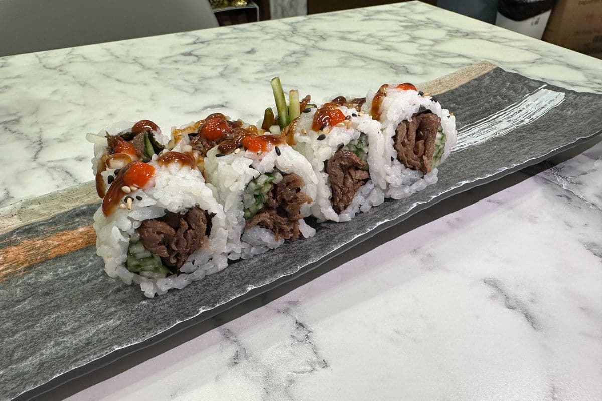 R12. Teriyaki Beef Roll (8 pcs)