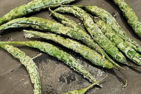 Fried Green Chillies (5pcs)