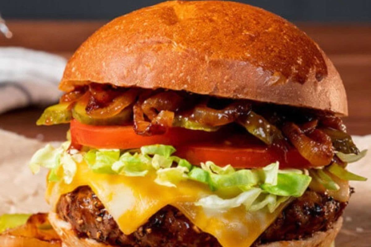 Cracked Peppercorn Burger