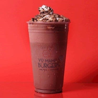 Lait Frappé au Chocolat et Coffee Crisp / Chocolate Milkshake and Coffee Crisp