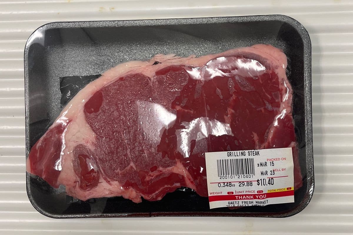Striploin grilling steak (About 350g)