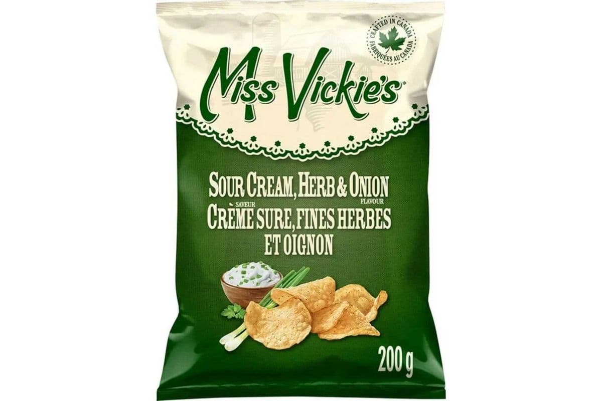 Miss Vickie's Sour Cream, Herb & Onion Kettle Cooked Potato Chips, 200g (200 g)