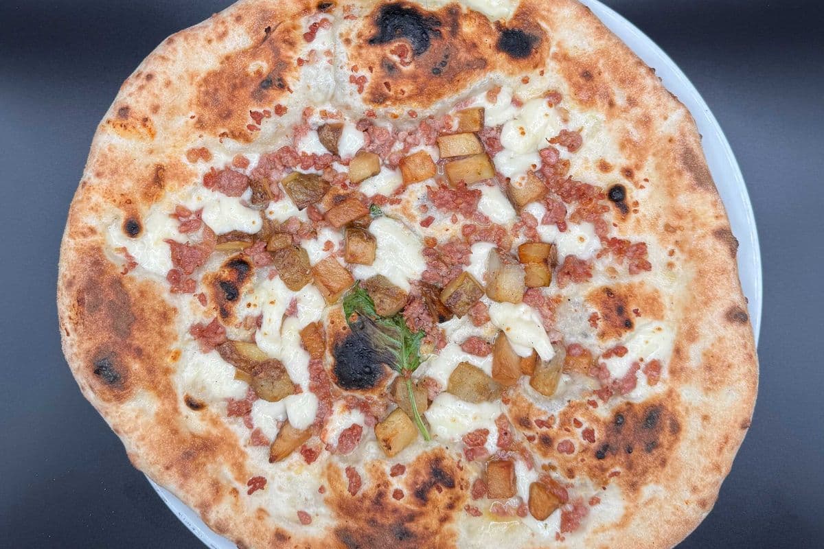 Patate e Salsiccia Pizze