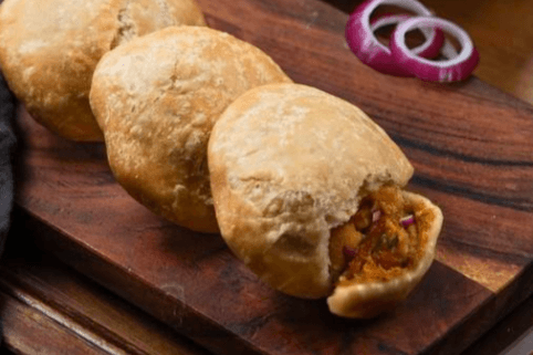 Aloo Pyaz Kachori (6pcs