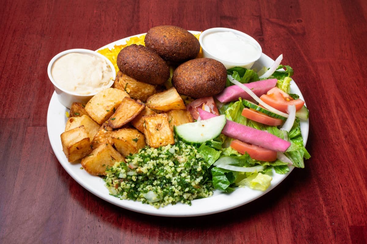 Assiette Végé (falafels) / Vegetable Plate (Falafels)