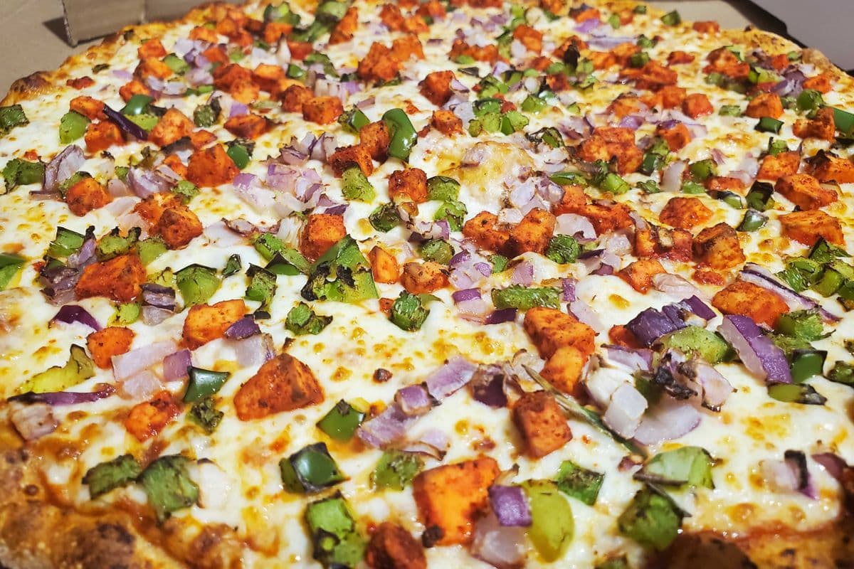 Tandoori Paneer Pizza