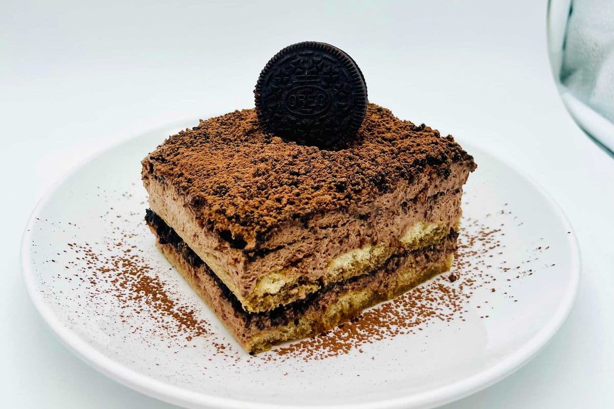 Chocolate Cream Tiramisu Cake