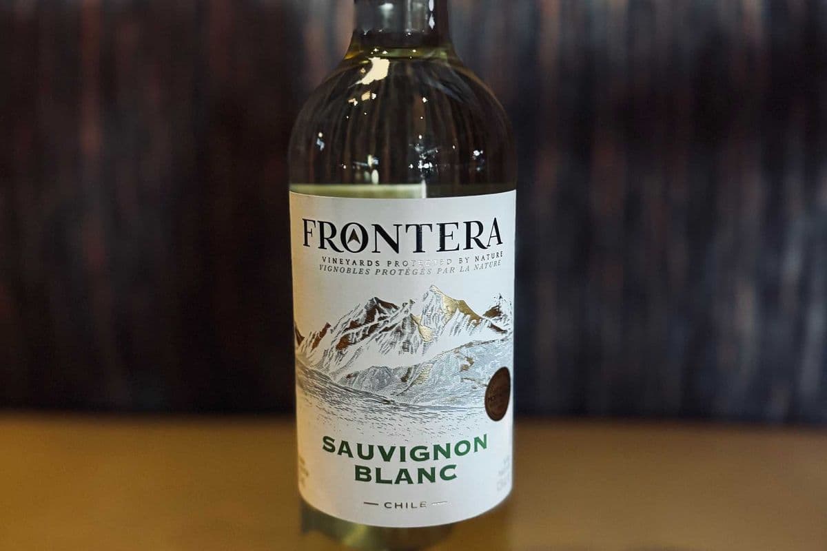 Frontera Sauvignon Blanc white 750 ml. (750 ml)