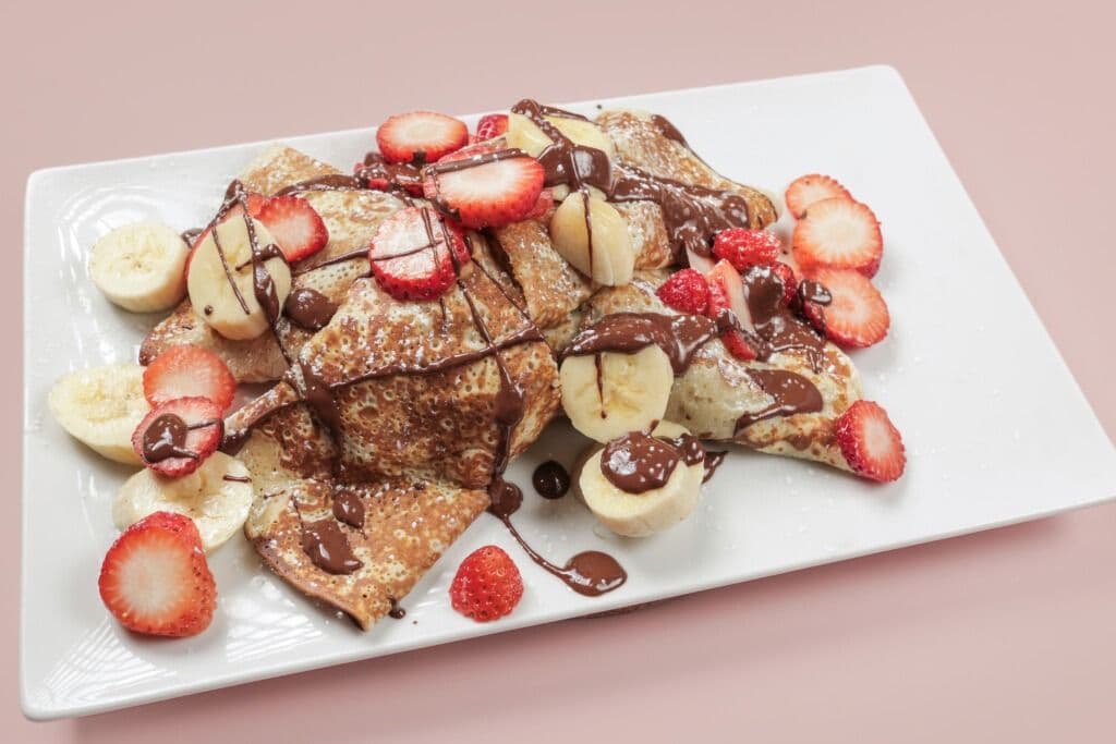 Crêpe aux fraises (toute l’année) / Strawberry Crepe (Year Round)