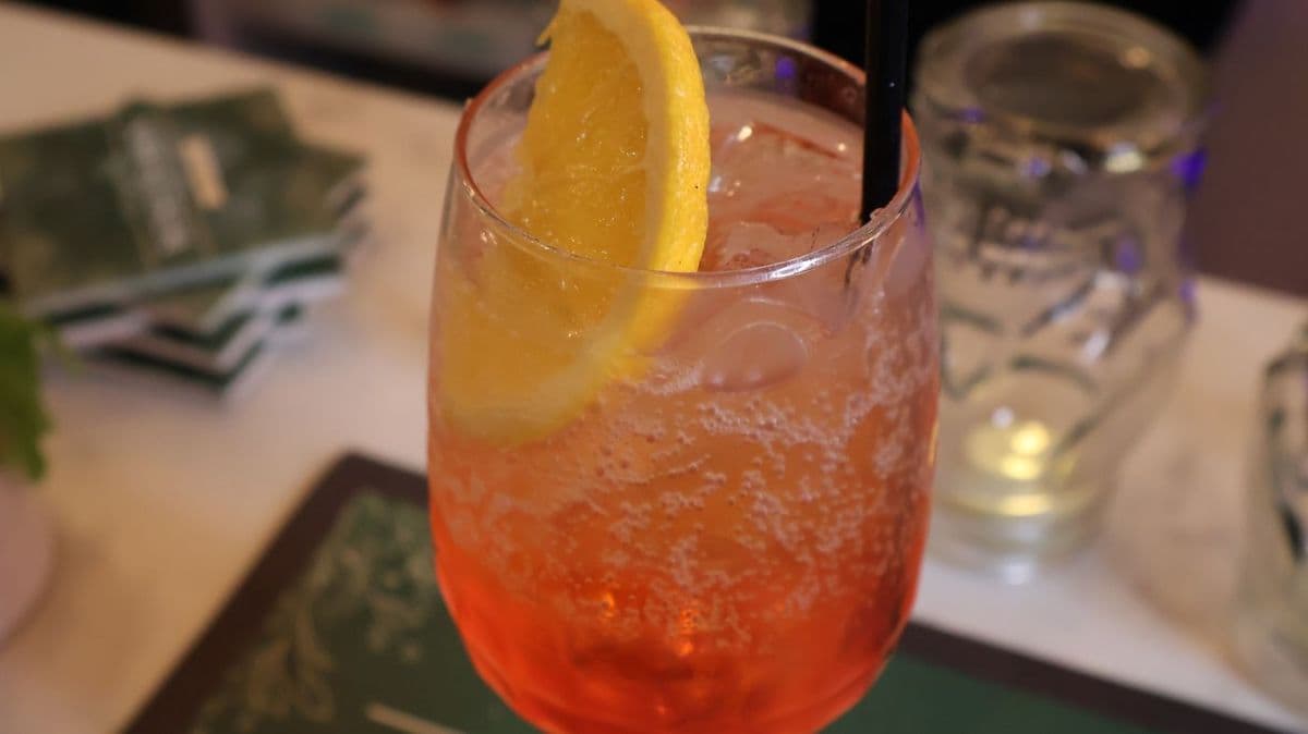 Peach Hibiscus Lemonade