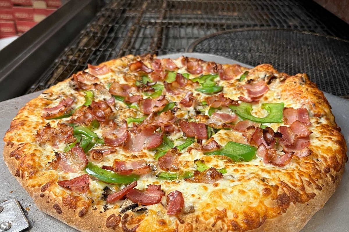 > 2 X Deluxe 14" Pizzas