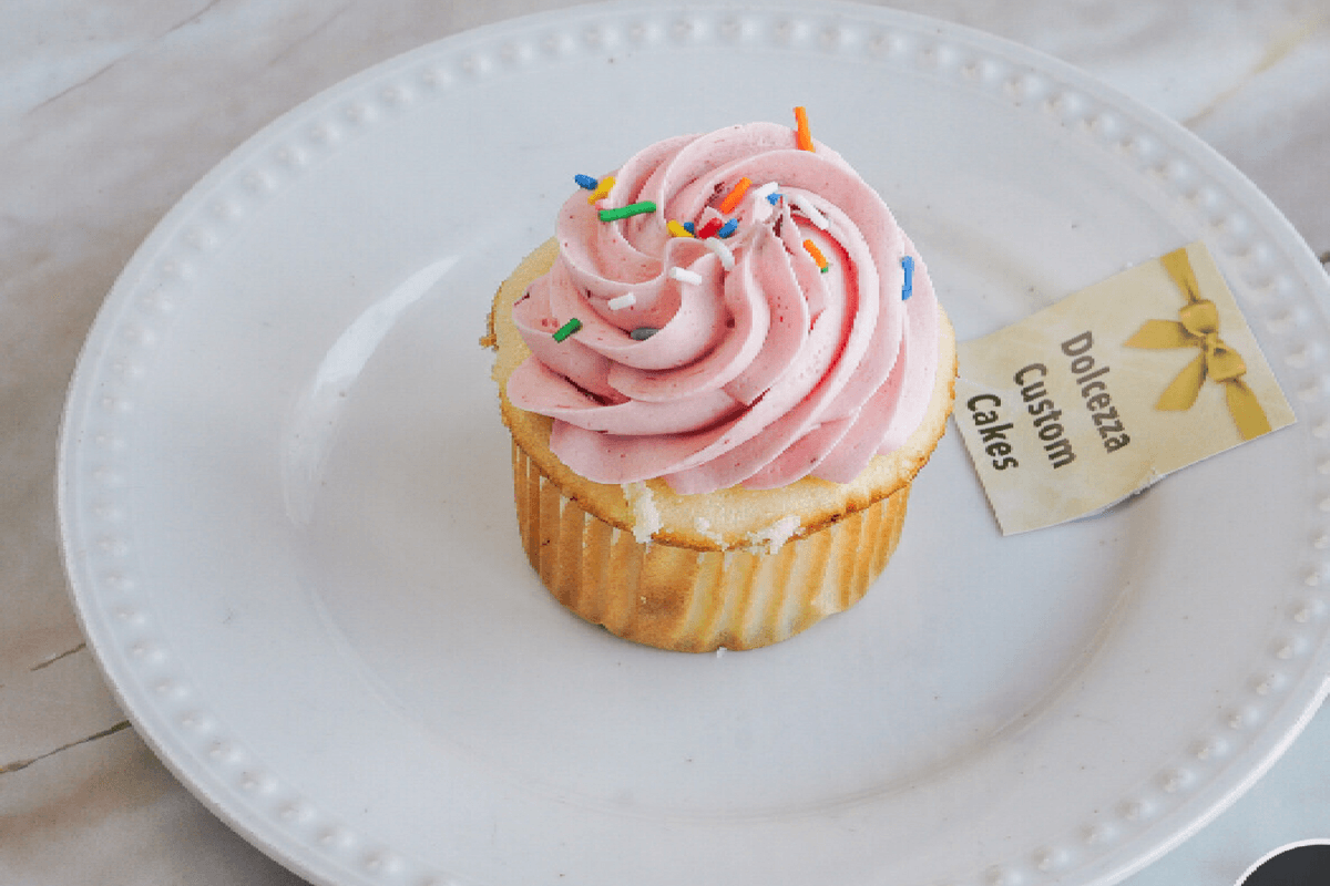 Cupcakes (1/2 dz) - Vanilla/Strawberry