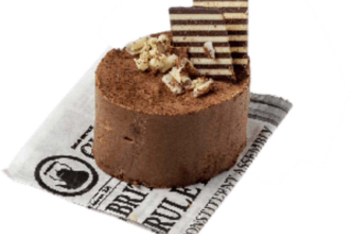 Chocolate Mousse Cake (298 Cal)