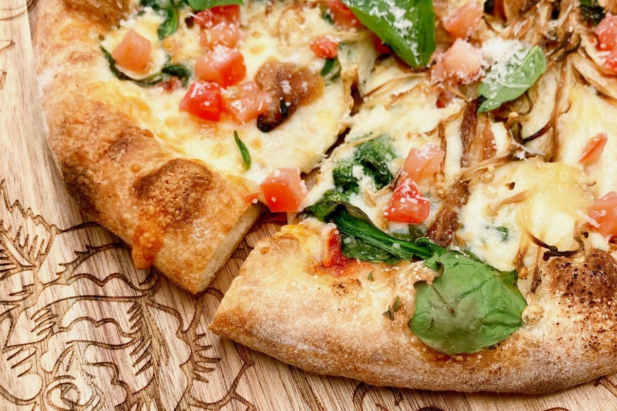 Green Vegetarian Pizza-Only One Size 12" (12'' Medium)