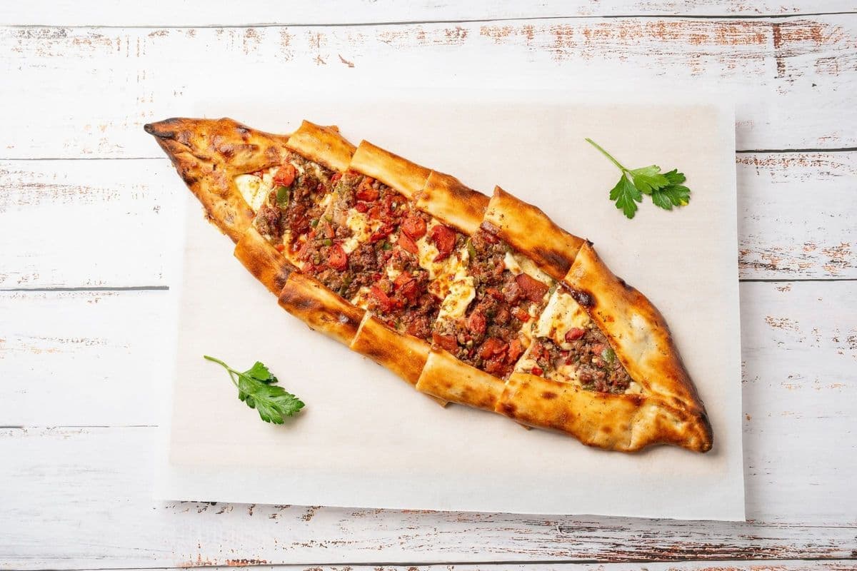 Pide - Kavurma (Sautéed Beef)
