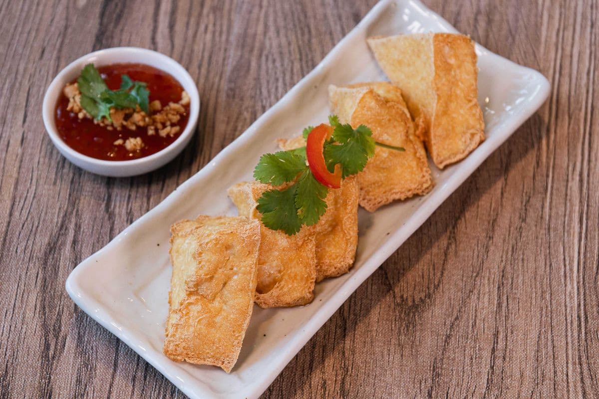 6. Gloden Tofu ( 8 pcs)