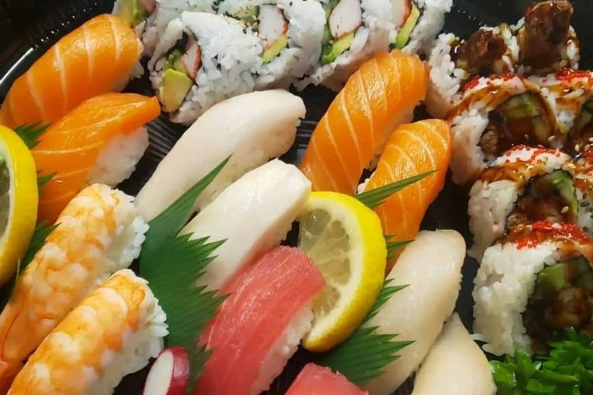 Small Nigiri and Roll (12 pcs and 2 rolls)