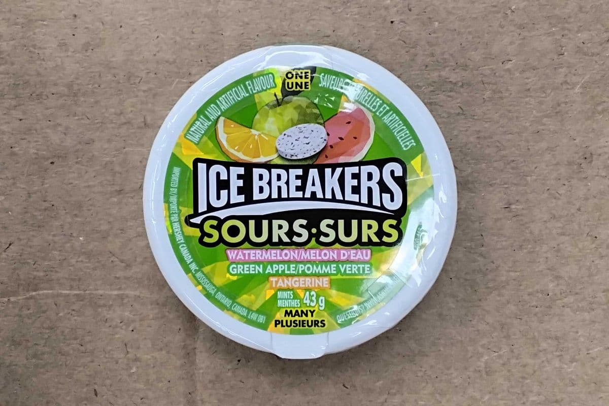 Ice Breakers Sours Fruit Flavoured Mints, Assorted watermelon (43 g)