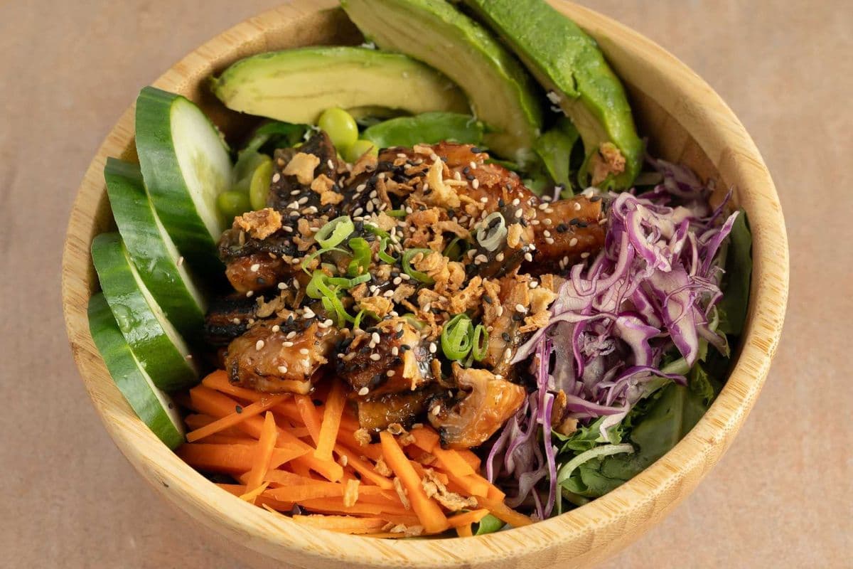 Poke anguille grillé