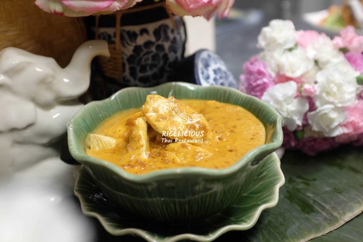 C3. Peanut Curry (Panang)