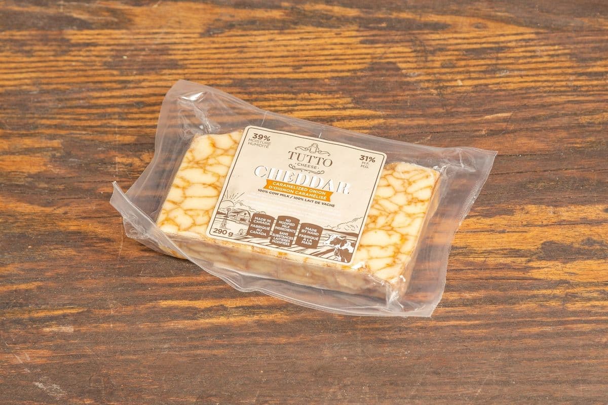Tutto - Chedder And Caramelized Onion