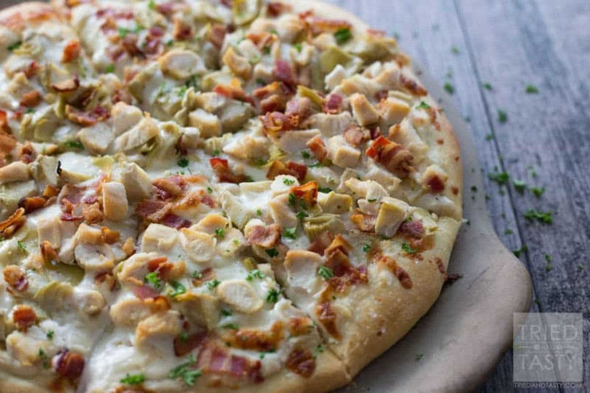 Large Alfredo Chicken Pizza