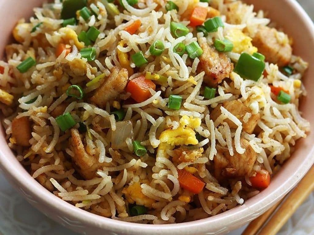 Desi Hakka Fried Rice (CHICKEN)