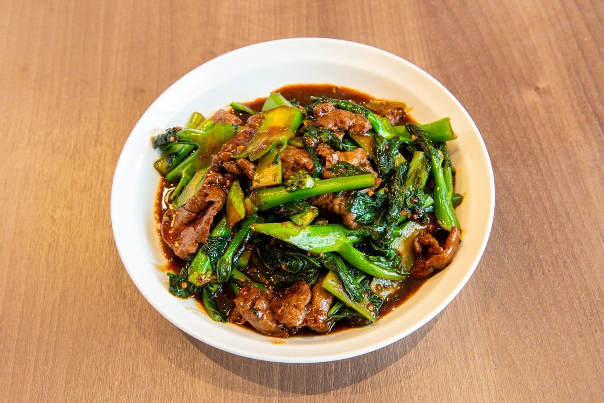 Pan Fried Beef with Gai-Lan 芥蘭牛肉