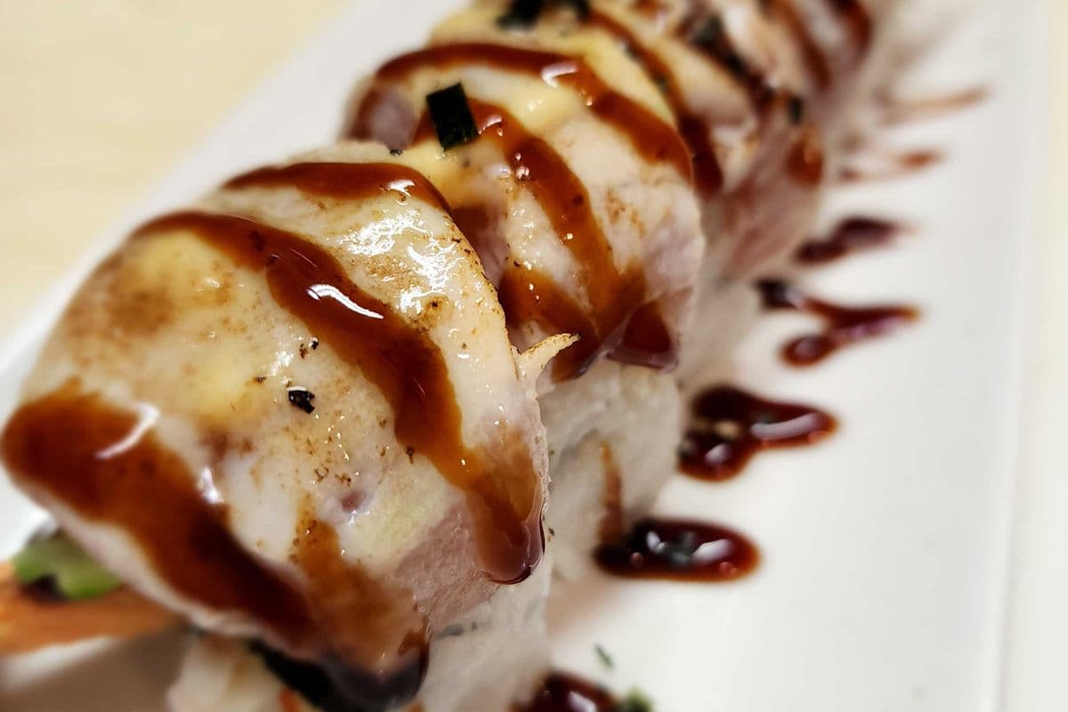 Seared Amazing Roll (8 pcs)