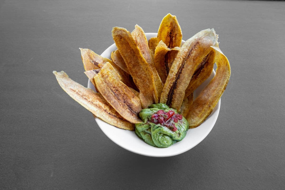 Croustilles Dorées à la Guacamole