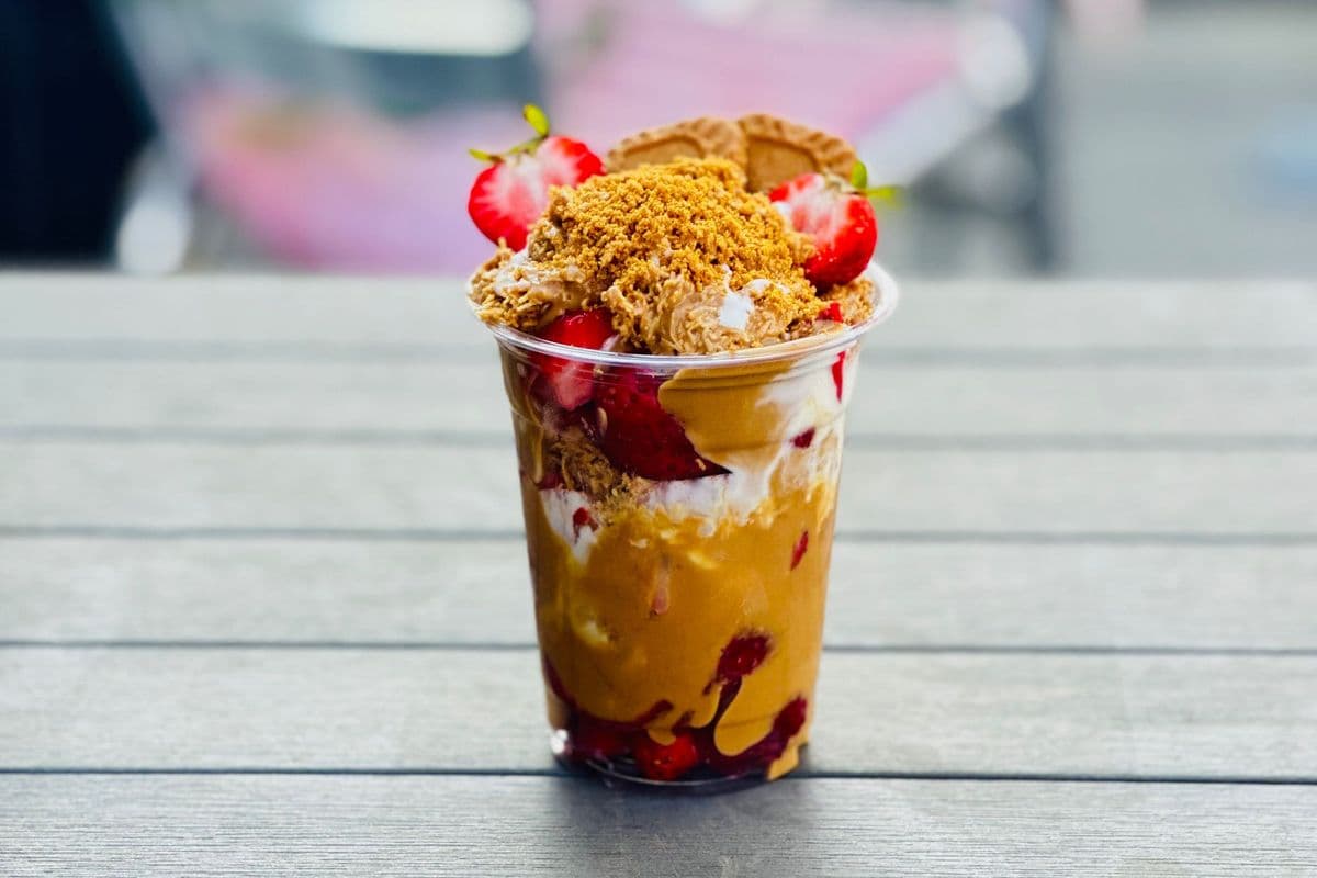 Lotus Biscoff Strawberries