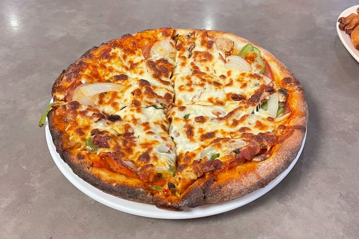 Petite pizza spéciale