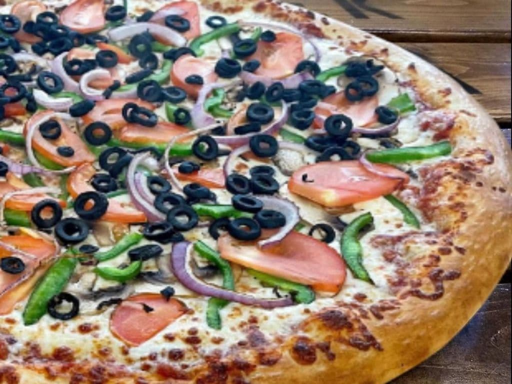 VEGGIE DELIGHT PIZZA