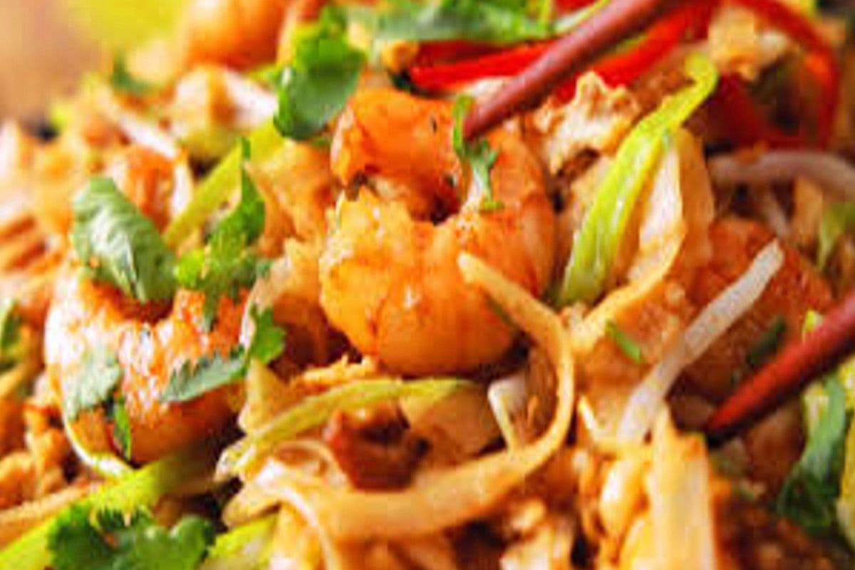 o PAD THAI NOODLES - PRAWNS