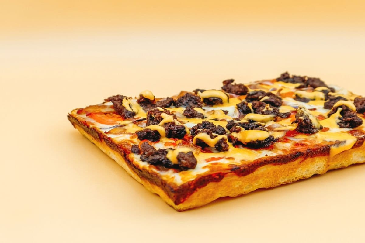 Dirty Burger Pizza