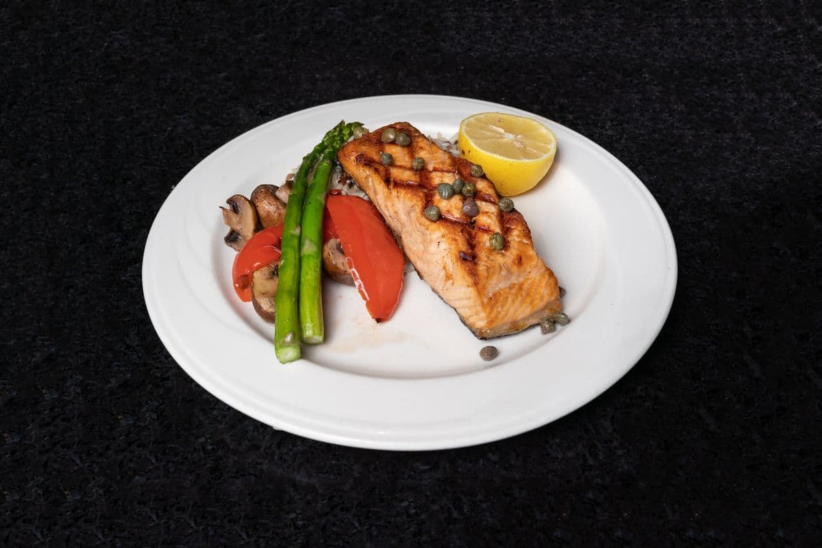 Saumon grillé de l'atlantique nord / Grilled North Atlantic Salmon