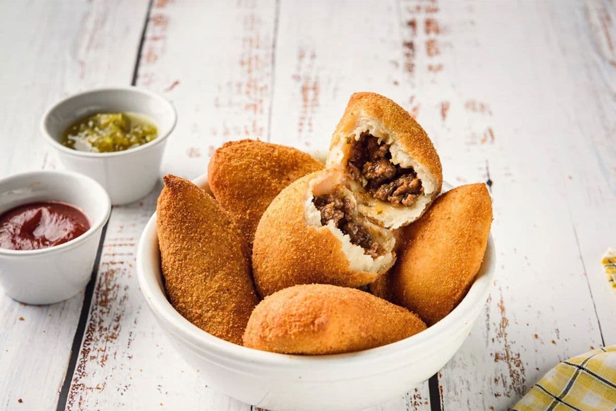 Risoles de Carne Mini (Mini Meat Croquettes) 5 pc
