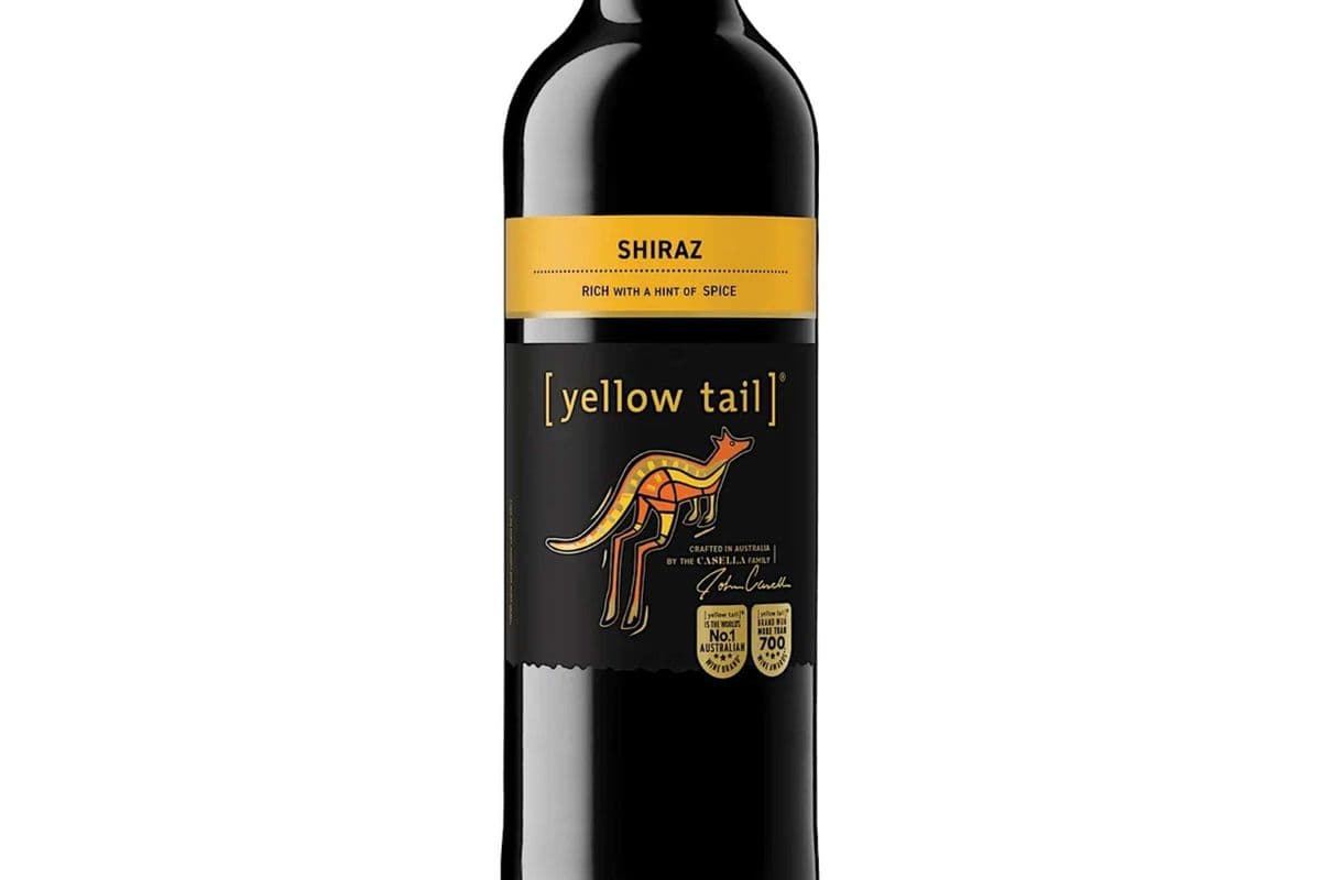 Yellow Tail Vino Tinto Shiraz Wine, 2017 (750 ml) (1 x 750 ml)