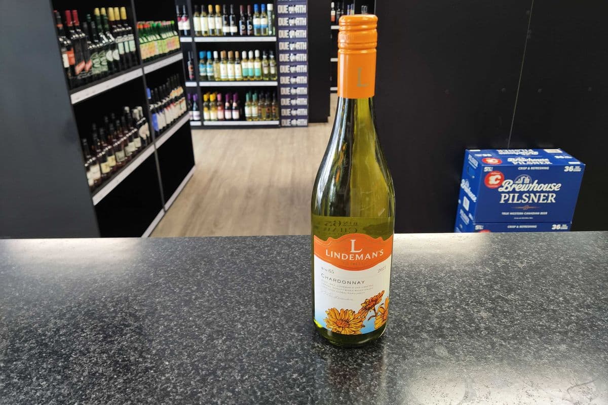 Lindeman’s Bin 65 – Chardonnay (1 x 750 ml Bottle)