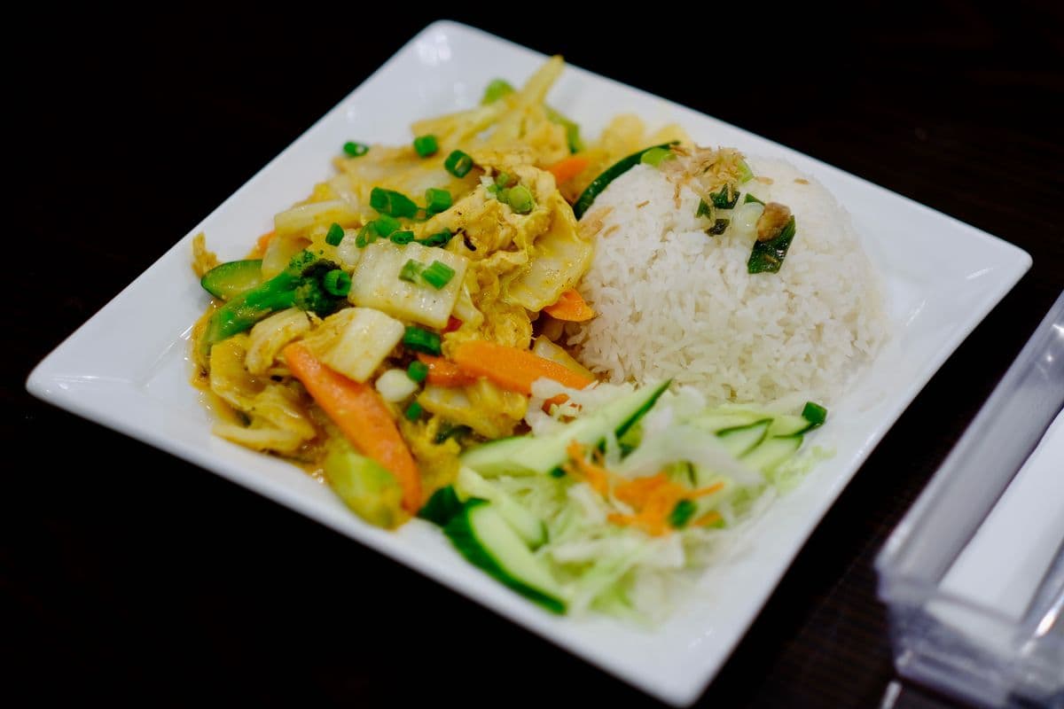 72. Chicken Curry Stir Fry / GÀ XÀO LĂN