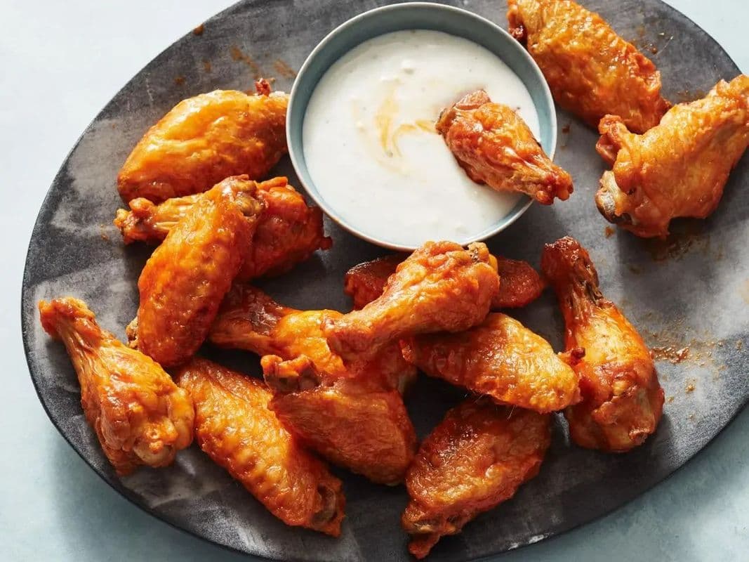 16 WINGS HALF & HALF