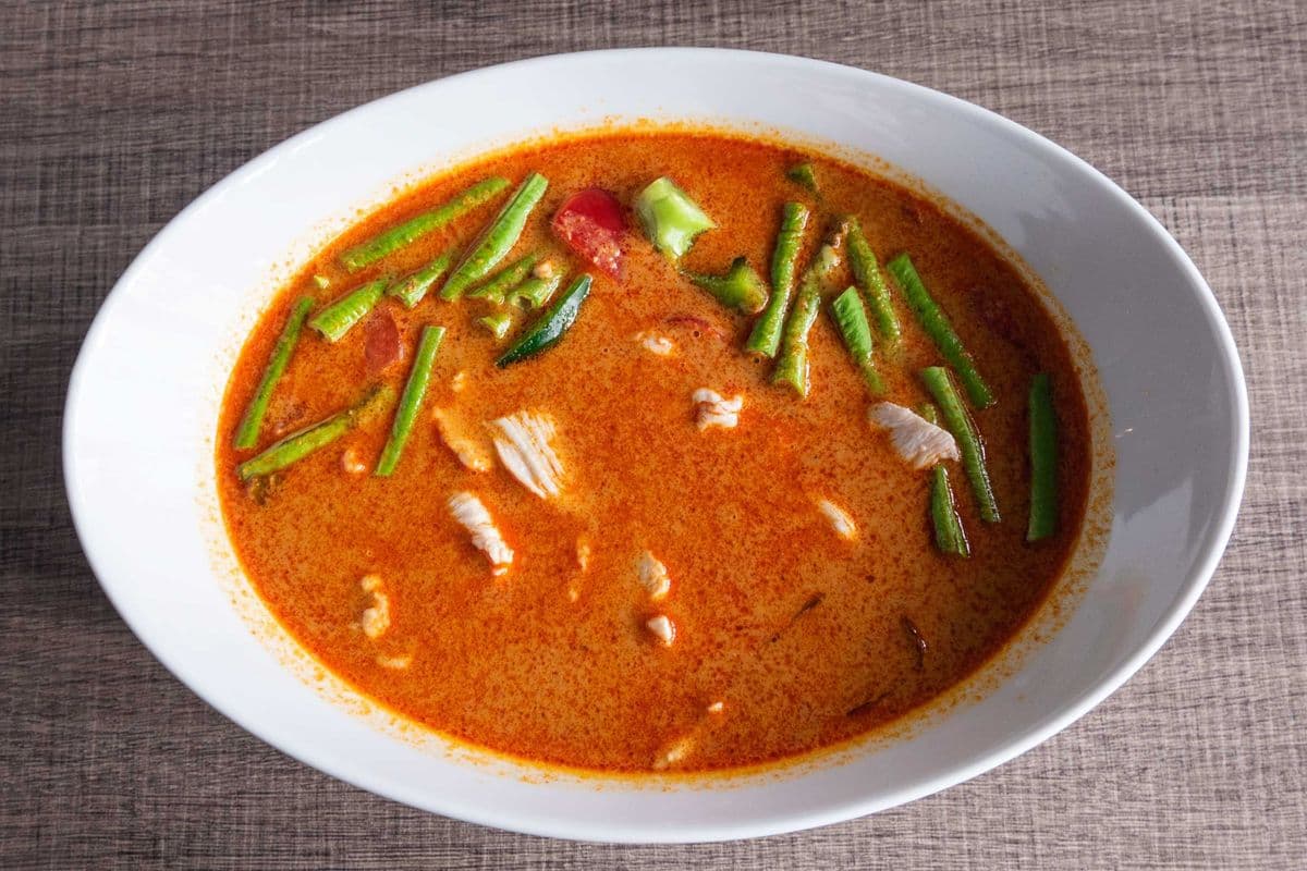 CR2 . Panang Curry