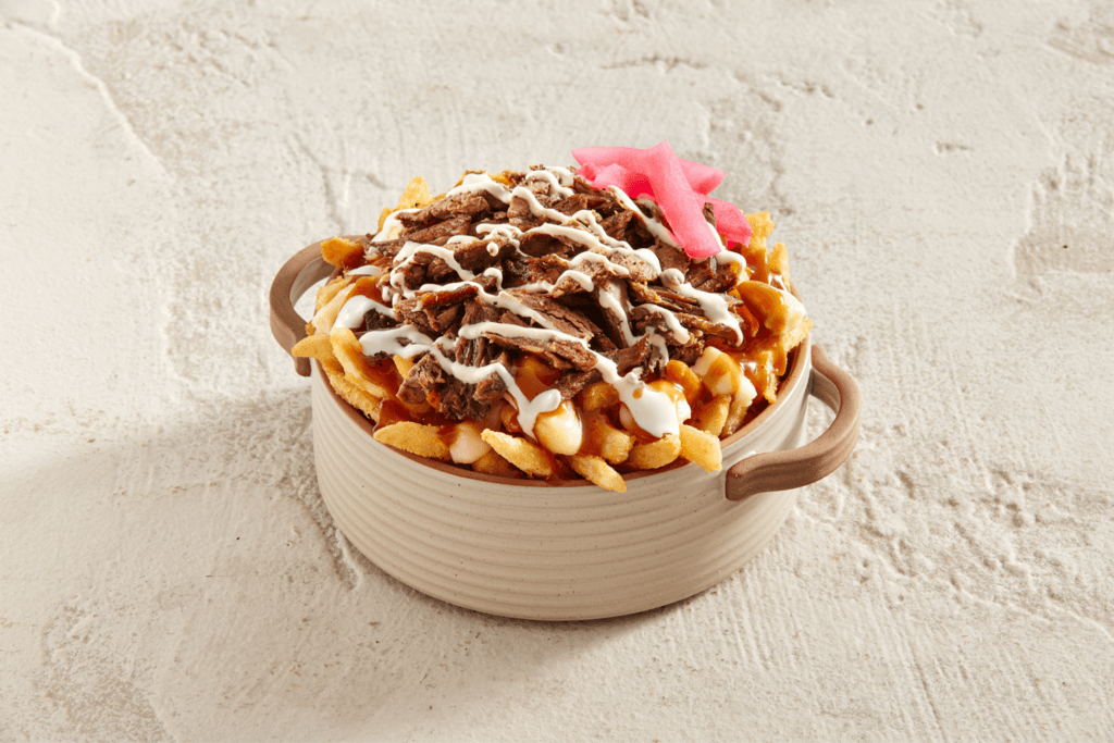 Beef Shawarma Poutine / Poutine au bœuf Shawarma