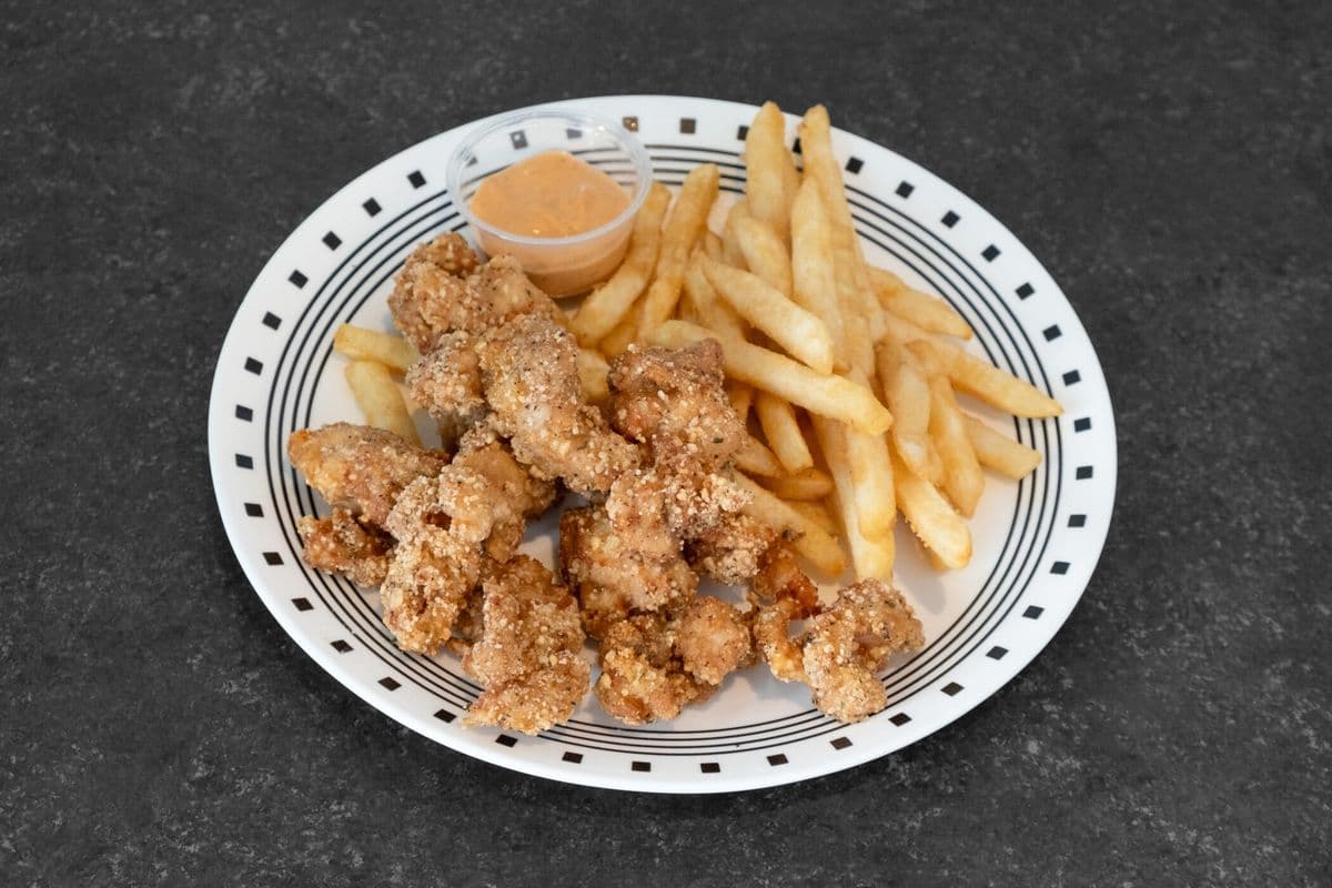 B13. Popcorn Chicken and Fries 盐酥鸡薯条
