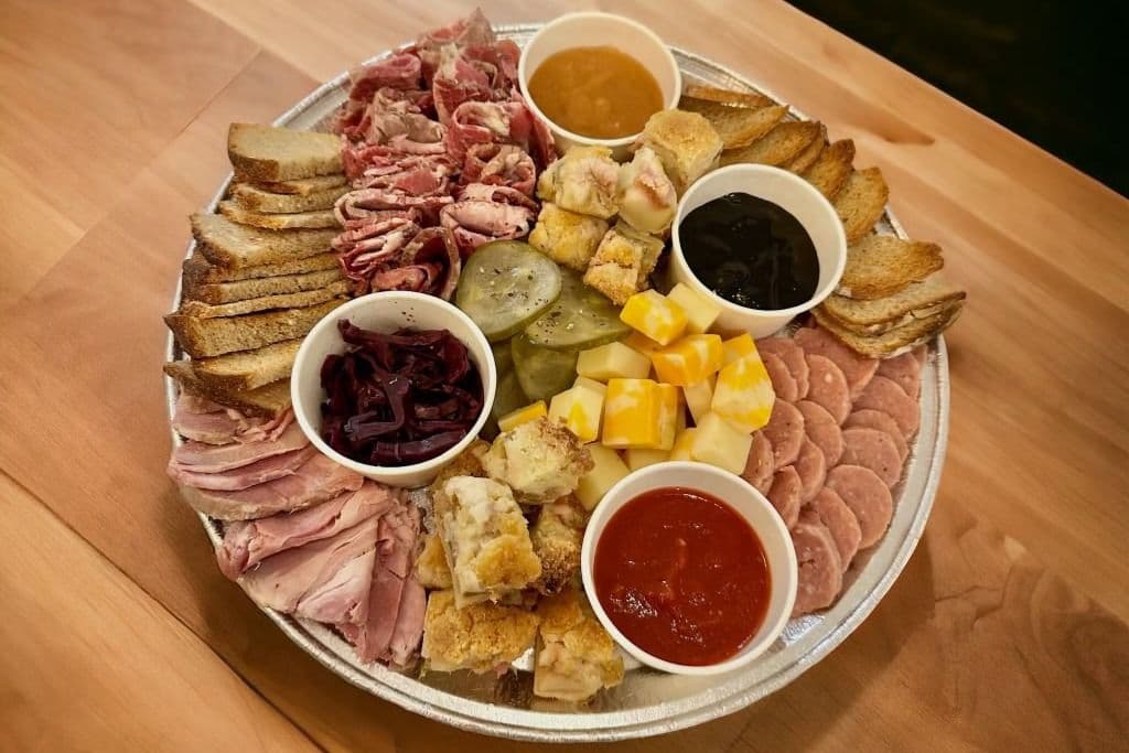 Faspa Boards (Serves 5-6 Ppl)
