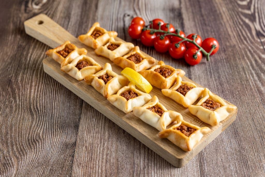 Fatayer viande (12 mcx) / Meat Fatayer (12 Pcs)