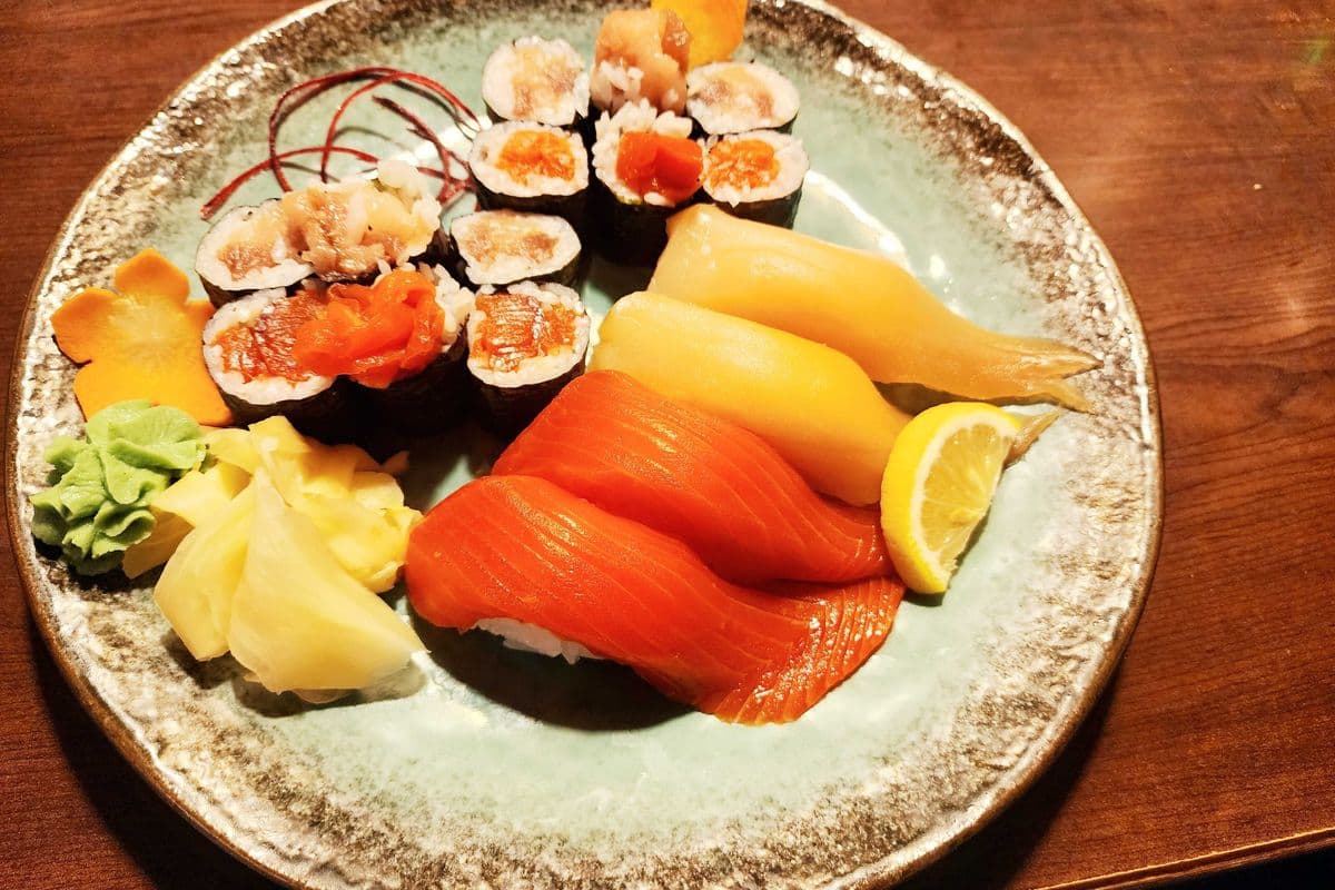 137. Tuna and Salmon Combo