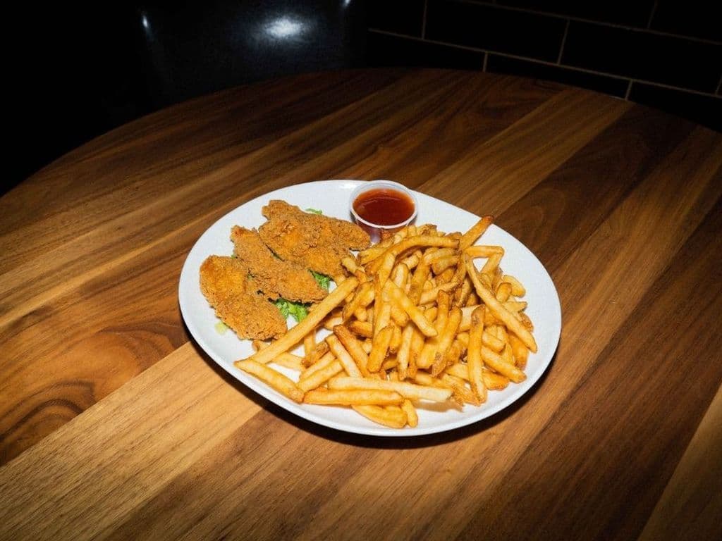 CHICKEN TENDERS & DIP