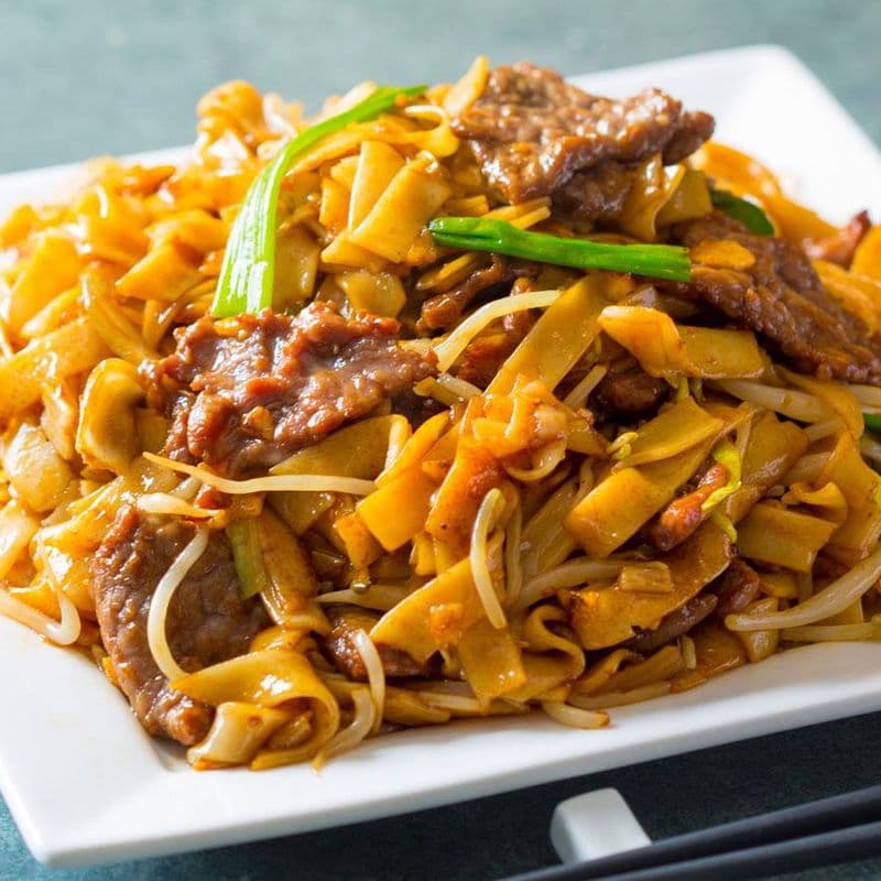 Beef in Soy Sauce Fried Flat Rice Noodle (or Chow Mein) 干炒牛河或麵