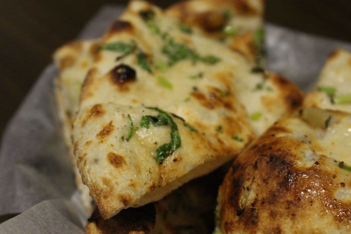o GARLIC NAAN